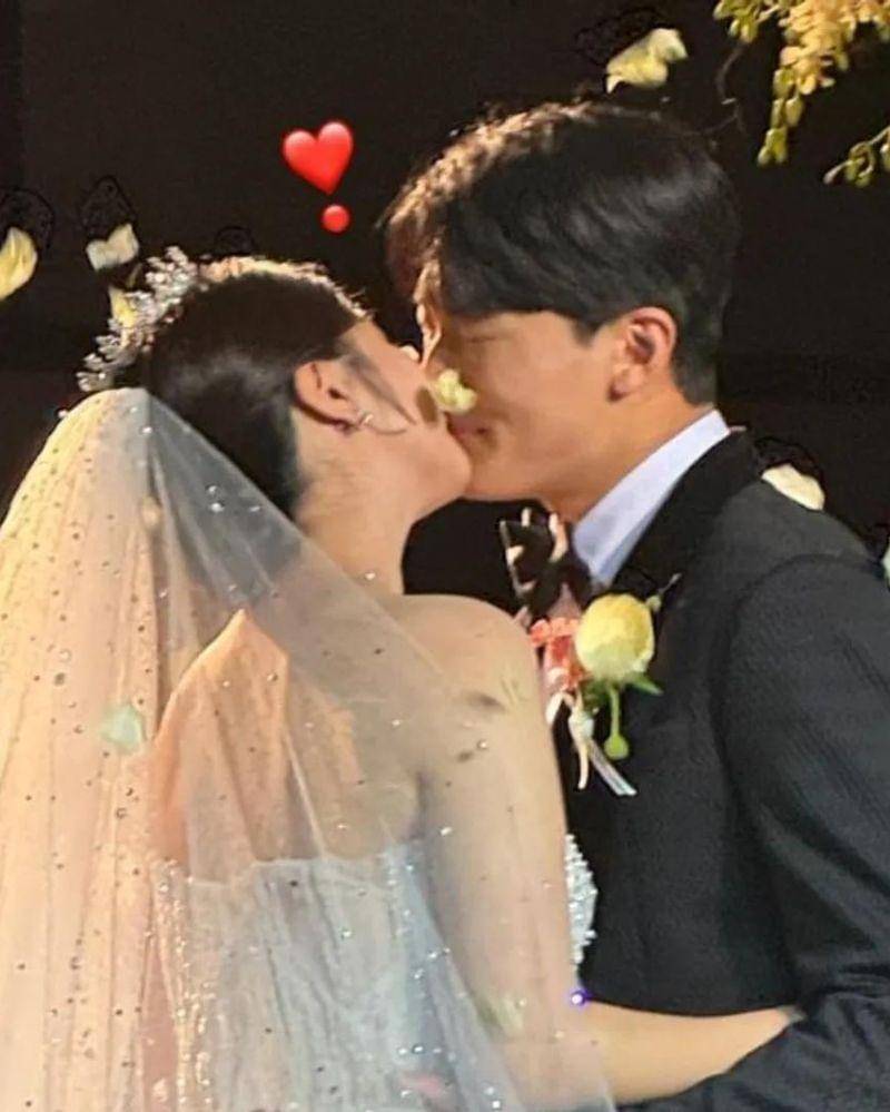 Twitter.com/DreamBoumKiss